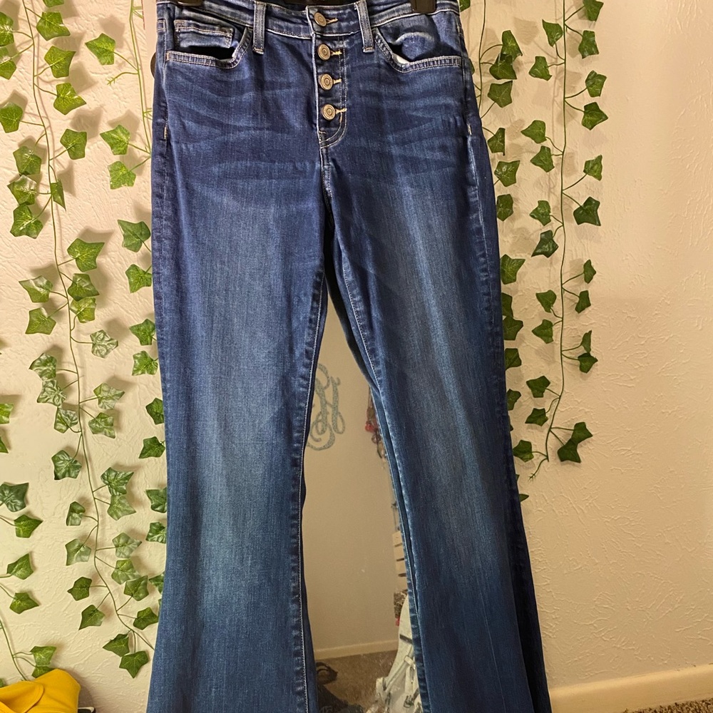 Buckle jeans